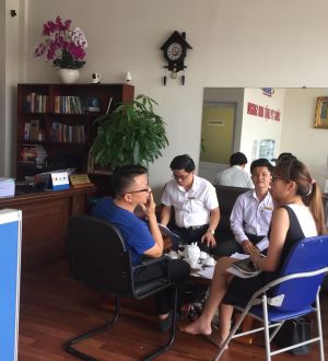 Luật Sư Bình Dương trong một buổi làm việc cũng khách hàng Đài Loan