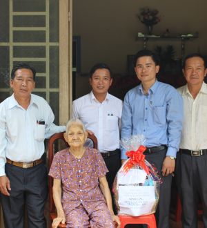 Luật sư Luật Bình Dương Thăm mẹ Việt Nam Anh Hùng tại Thủ Dầu Một và thị xã Bến Cát.